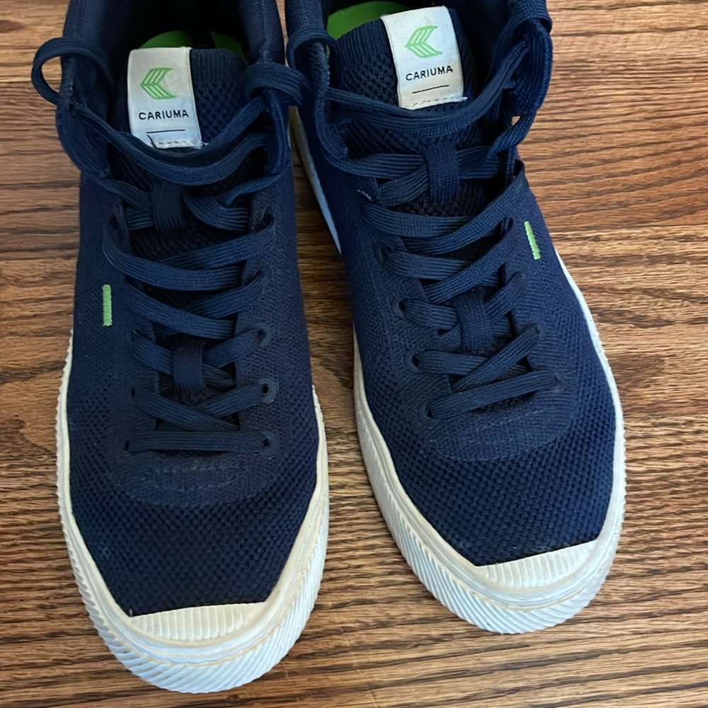 Cariuma High Tops / navy blue